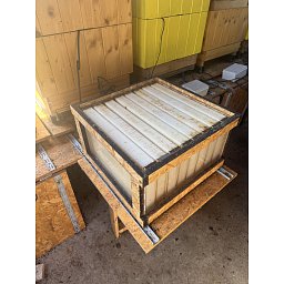 Obrázek pro produkt Nástavek s průhledem na osm samovytáčecích rámků 24x39 cm